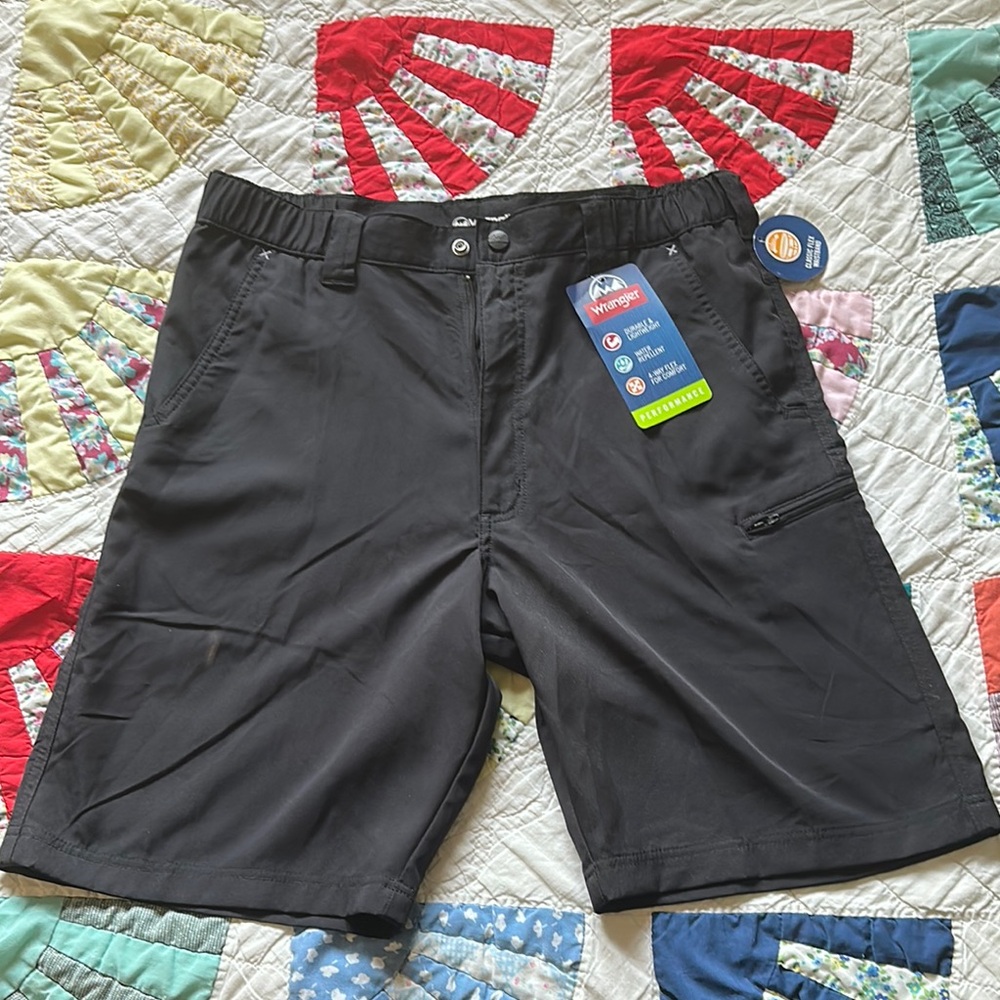 Wrangler Black Activewear Trail Shorts With Zip Pocket
